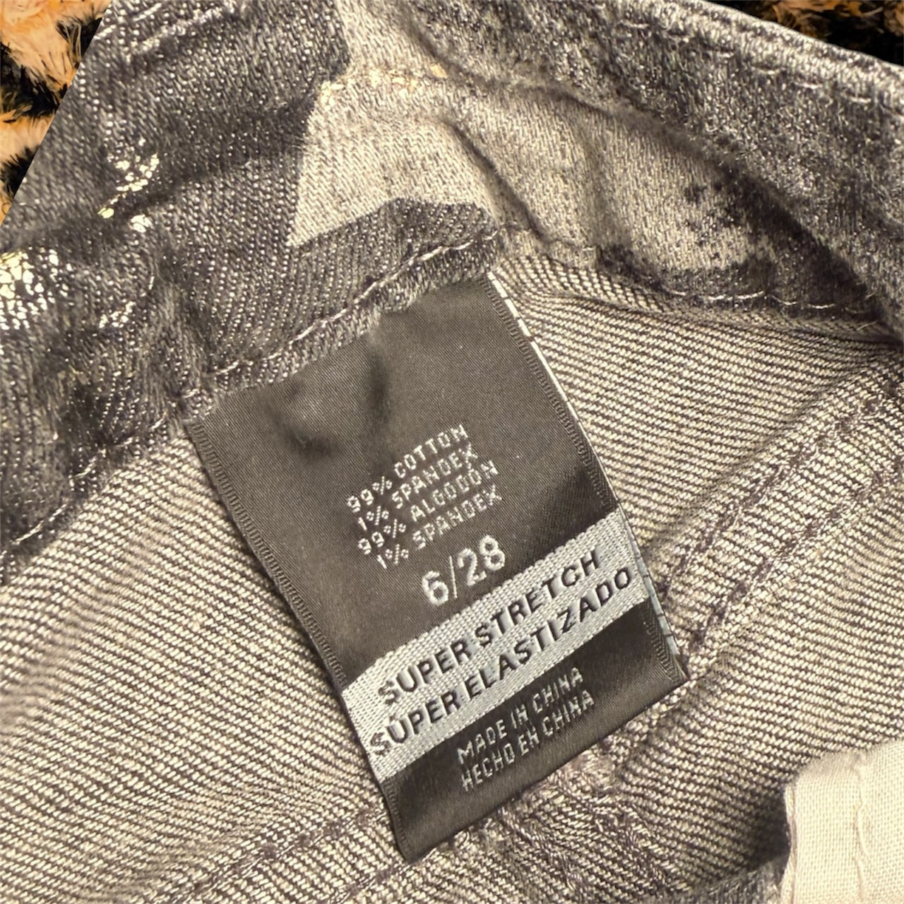 High Rise Distressed Grey
Star Shorts