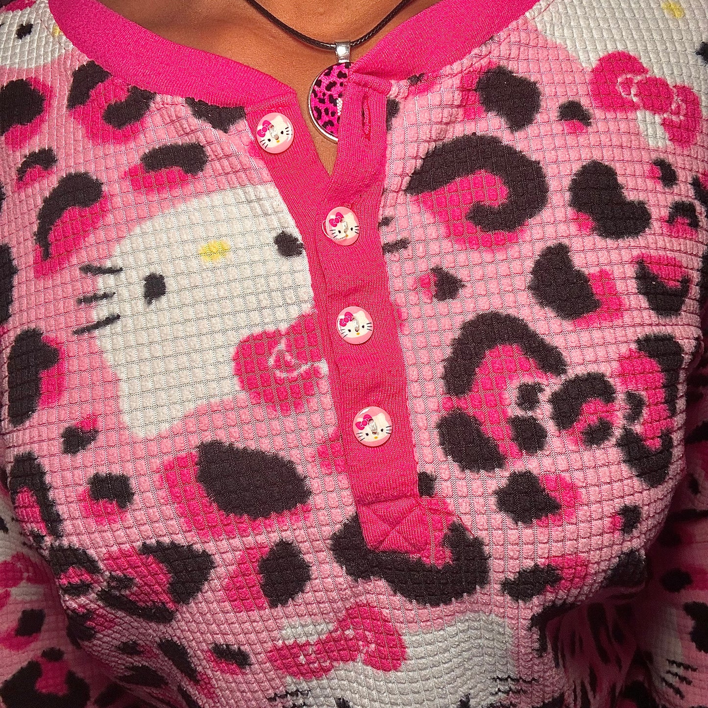 (L) Hello Kitty Leopard Pajama Top