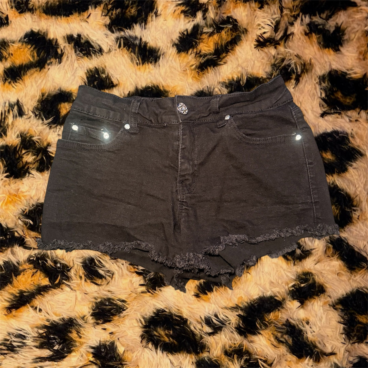 2000s grunge black shorts