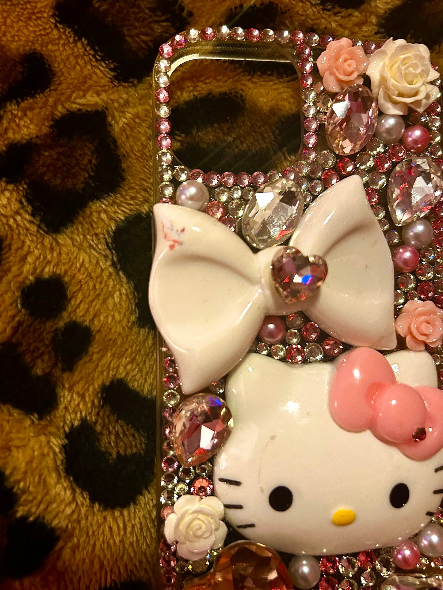 (6.1”) Hello Kitty Rhinestones Phone Case IPhone 12